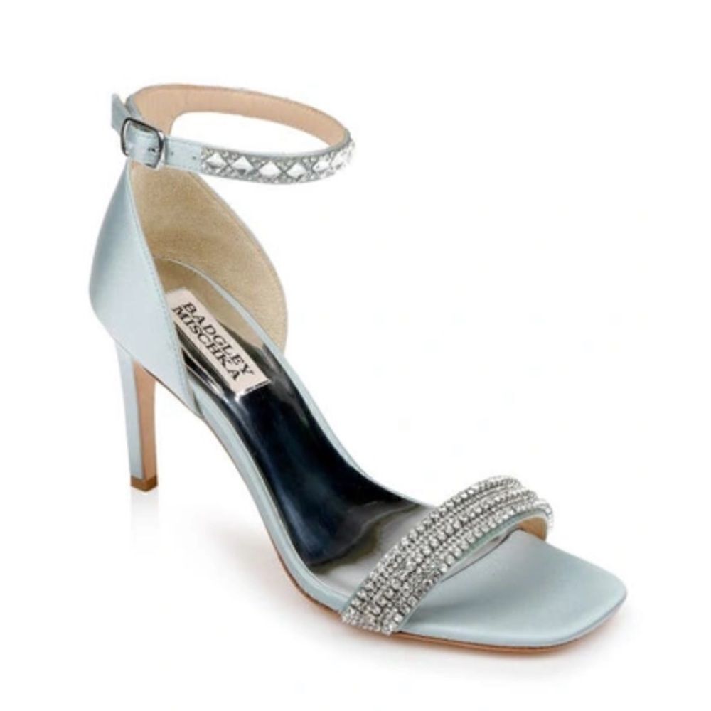Jewel Badgely Mischka Urina Heeled Sandal in Mist Blue, 6, NWOB